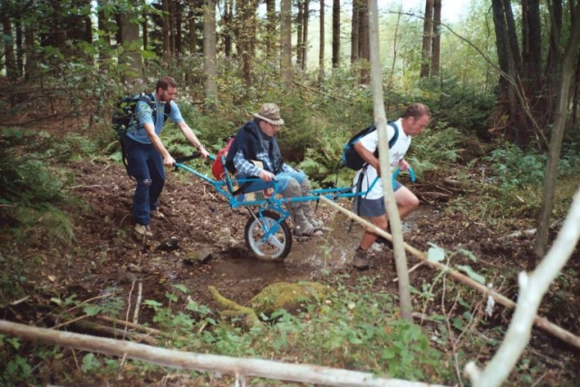 randonnée sportive, Croix Scaille, 2003 randonnée sportive avec joëlette, Croix Scaille, 2003