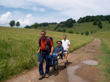 randonnée très sportive, Vosges, 2003 randonnée très sportive avec joëlette, Vosges, 2003