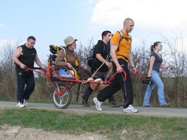 Randonnée sportive avec joëlettes, Bure, 2011